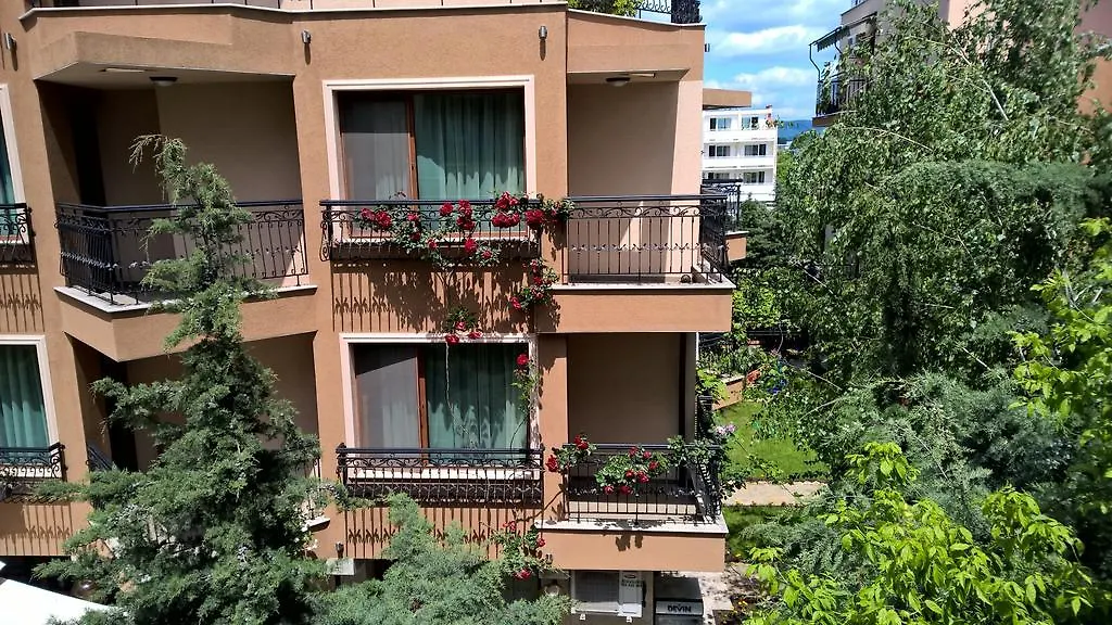 Villa Brigantina Sluneční pobřeží 3*,