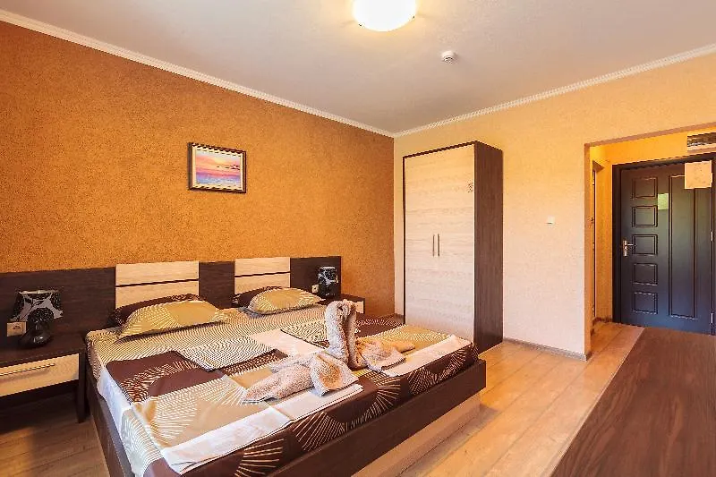 Villa Brigantina Sluneční pobřeží 3*,